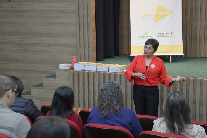 AGRO: Dia da Educação; Cocari desenvolve cursos e treinamentos para cooperados e colaboradores