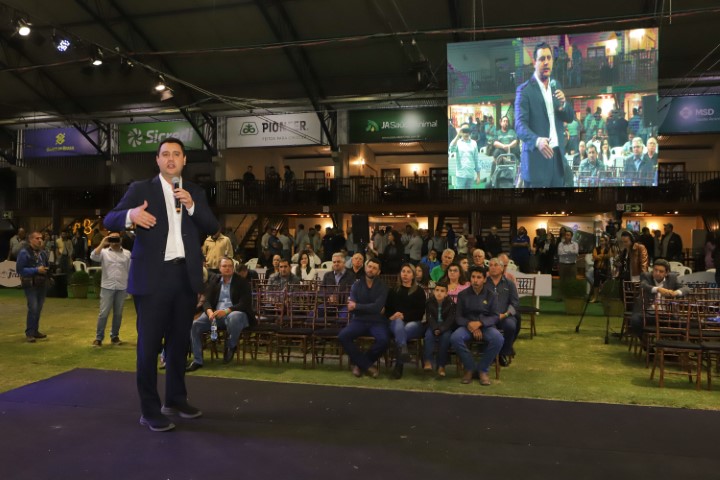 EXPO FRÍSIA/DIGITAL AGRO I: Em Carambeí, governador destaca o cooperativismo e garante apoio ao agronegócio paranaense