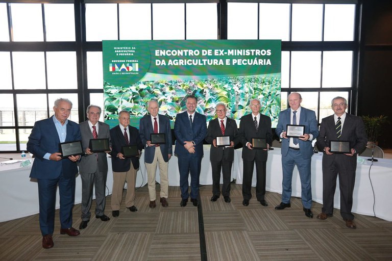 COOPERATIVISMO: Sistema OCB participa de encontro com ex-ministros da Agricultura
