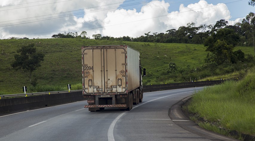 IBGE: Volume de serviços avança 0,9% em março e fecha primeiro trimestre com alta de 5,8%