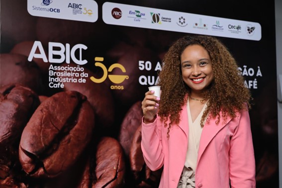 COOPERATIVISMO II: Cafezinho com Coop movimenta Câmara dos Deputados