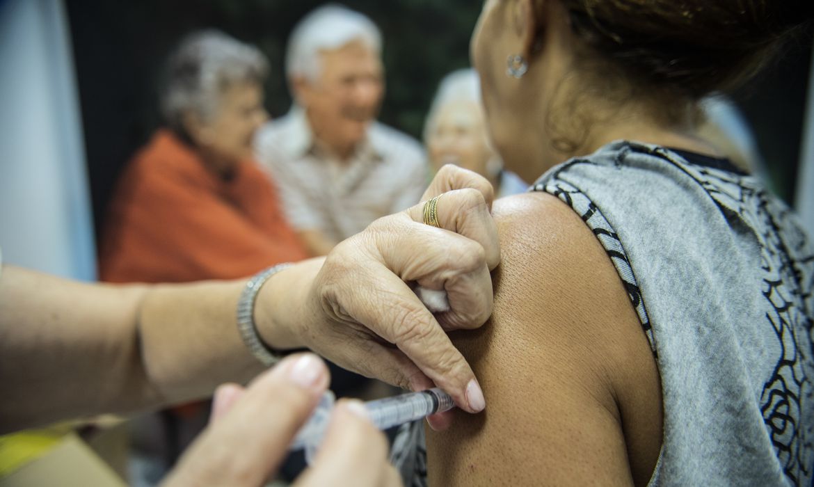 INFLUENZA: Mais de 43 milhões de pessoas já se vacinaram contra gripe no Brasil