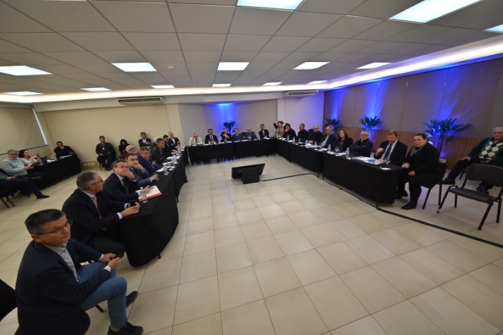 SISTEMA OCEPAR: Diretoria faz sua reunião mensal em Foz do Iguaçu 