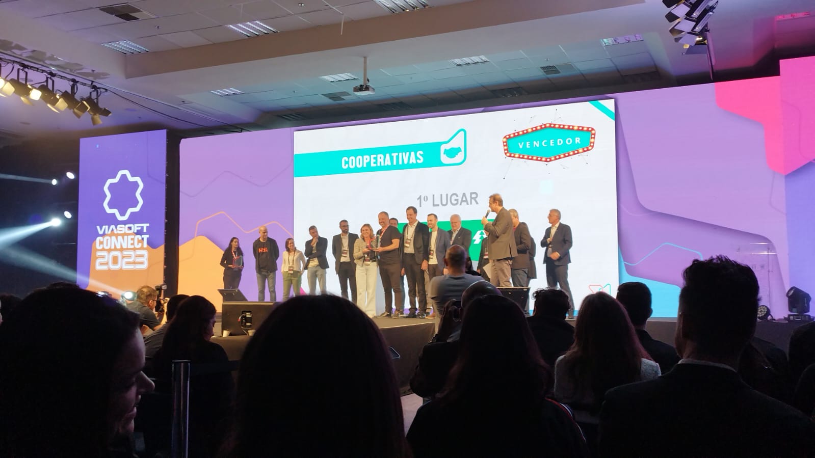 VIASOFT CONNECT 2023: Unimed Cascavel, Lar e Agrária foram as vencedoras do Prêmio Empresa Inovadora, na categoria cooperativas