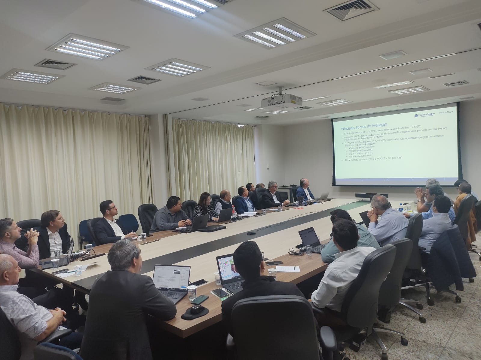 REFORMA TRIBUTÁRIA: Cooperativas do PR se reúnem para analisar pontos do relatório da reforma tributária que impactam no setor