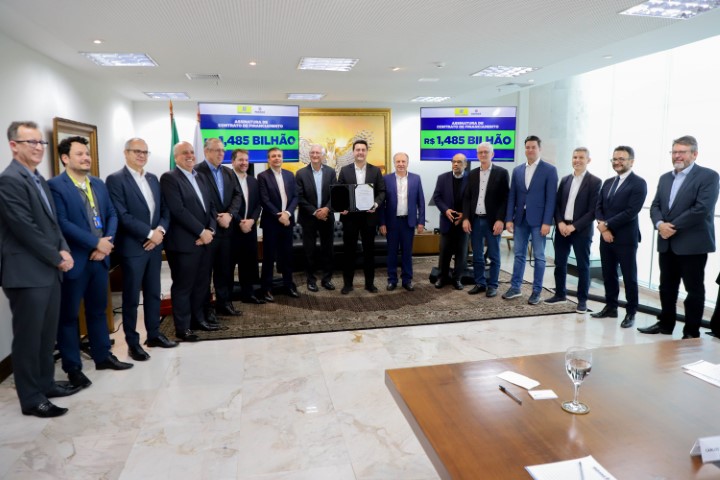 INFRAESTRUTURA: Paraná assina contrato de R$ 1,5 bilhão com o Banco do Brasil para financiar obras