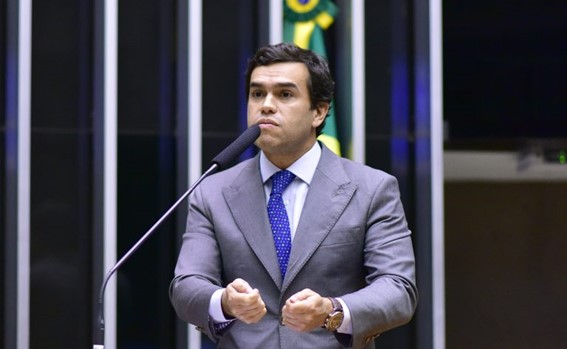 LEGISLATIVO: Câmara aprova projeto que restabelece o voto de desempate do governo nas decisões do Carf
