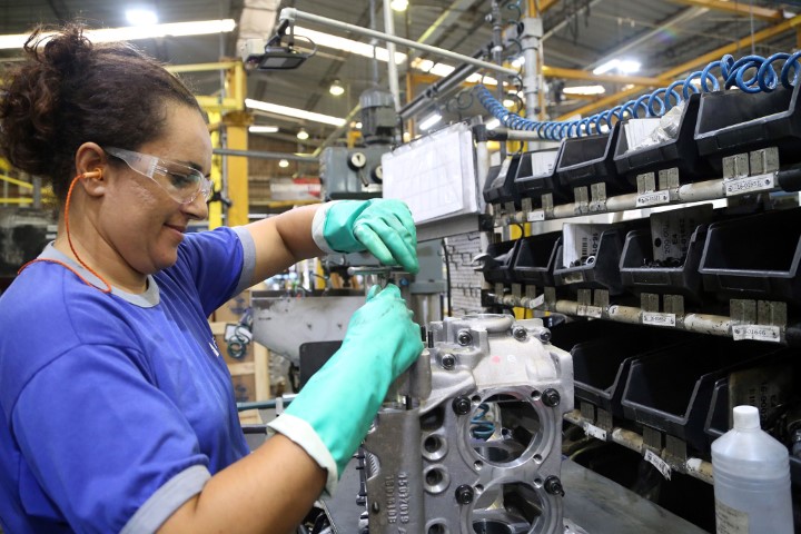 IBGE: Indústria do Paraná cresce 5,3% em maio de 2023, terceiro melhor resultado do País
