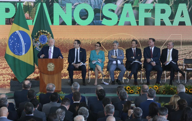 CRÉDITO RURAL: Plano Safra 2023/2024 incentiva sustentabilidade e conta com 13 programas para investimentos