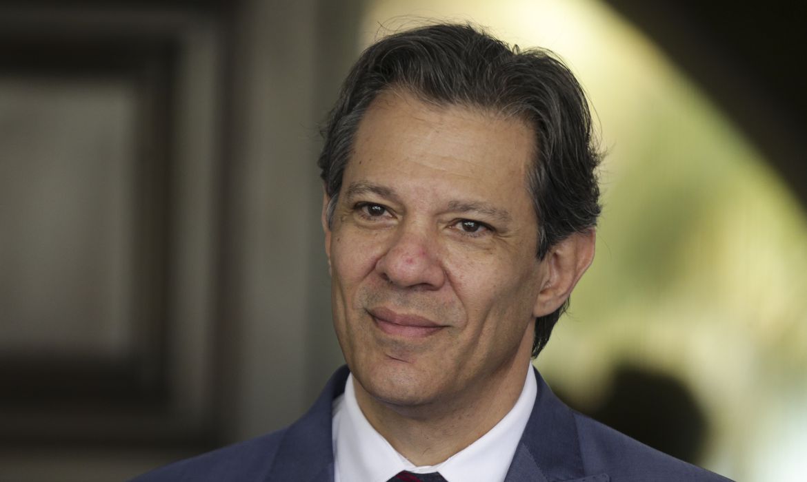 ECONOMIA: Haddad defende que desoneração da folha seja discutida junto com IR