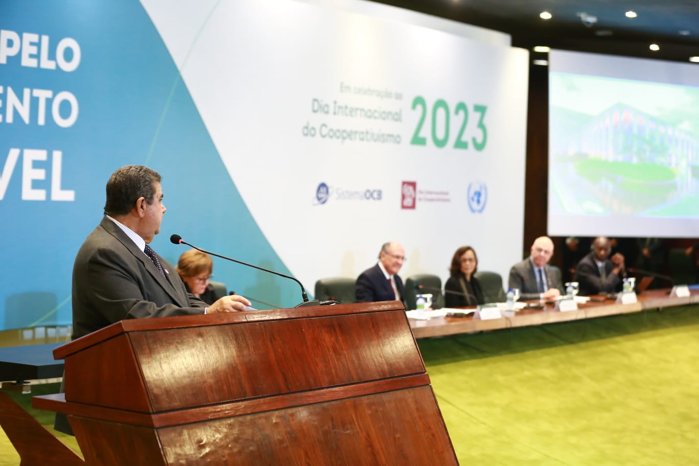 SISTEMA OCB I: Cooperativismo e desenvolvimento sustentável é tema de seminário