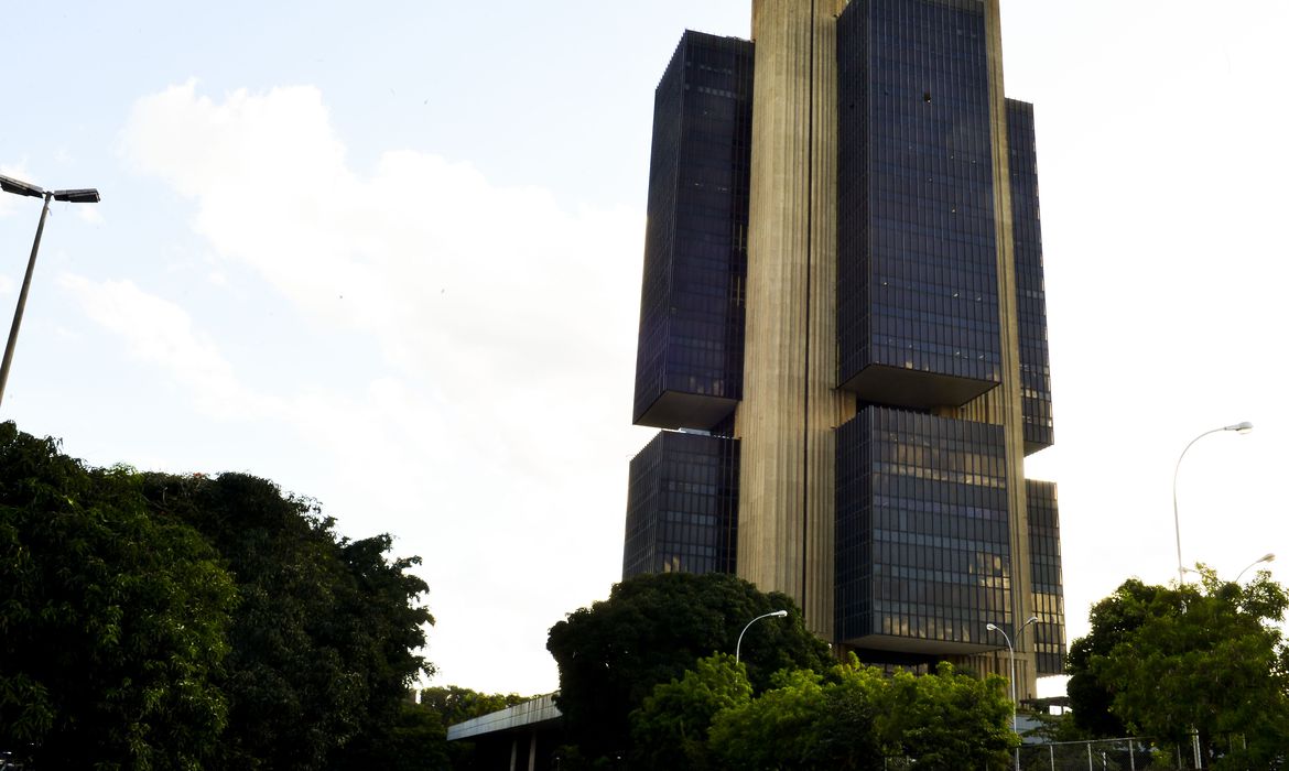 ECONOMIA: Copom inicia quinta reunião do ano sob expectativa de queda de juros