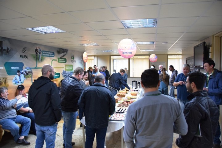 AGRO: No Dia do Agricultor, Agrária reúne cooperados para café da manhã