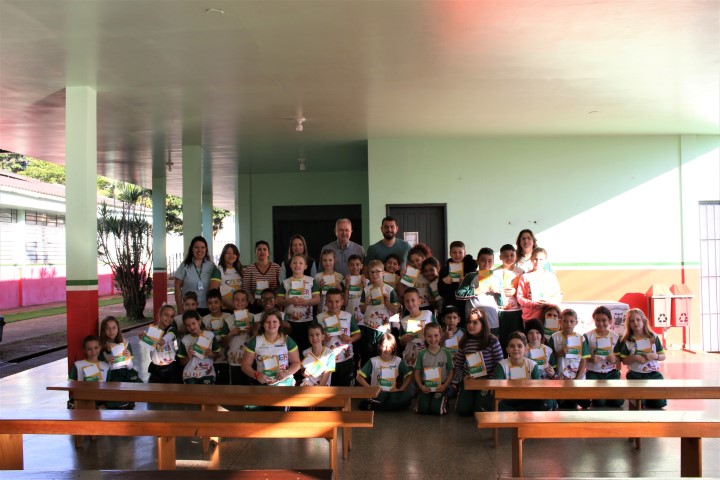 AGRO: Copagril conclui entrega de materiais do Programa Cooperjovem em 21 escolas