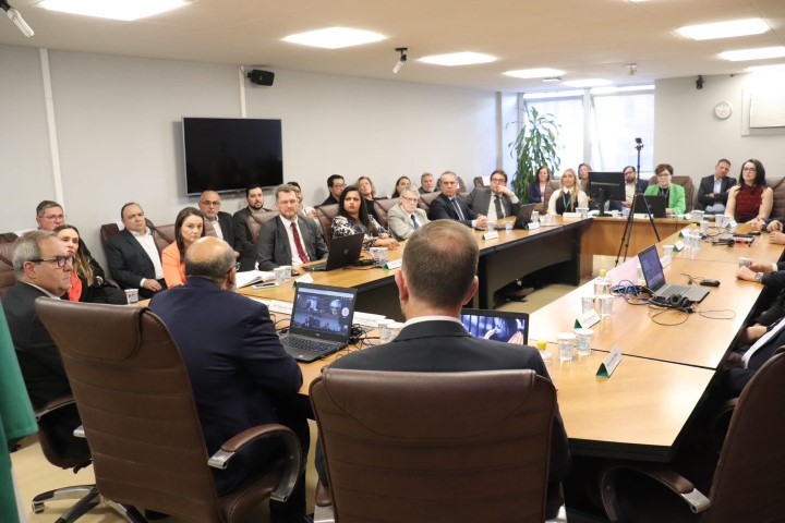 FAZENDA: Membros do Conselho de Contribuintes são empossados; profissionais do Sistema Ocepar fazem parte do colegiado