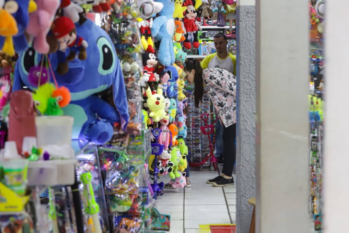 ECONOMIA: Paraná é o estado com o maior número de empresas e de empregados no comércio no Sul