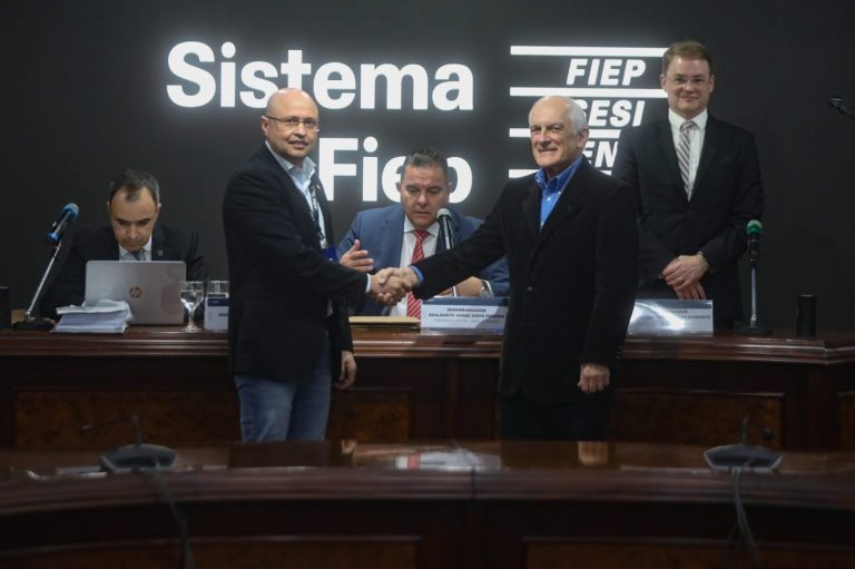 INDÚSTRIA: Edson Vasconcelos é eleito presidente da Fiep para o quadriênio 2023-2027