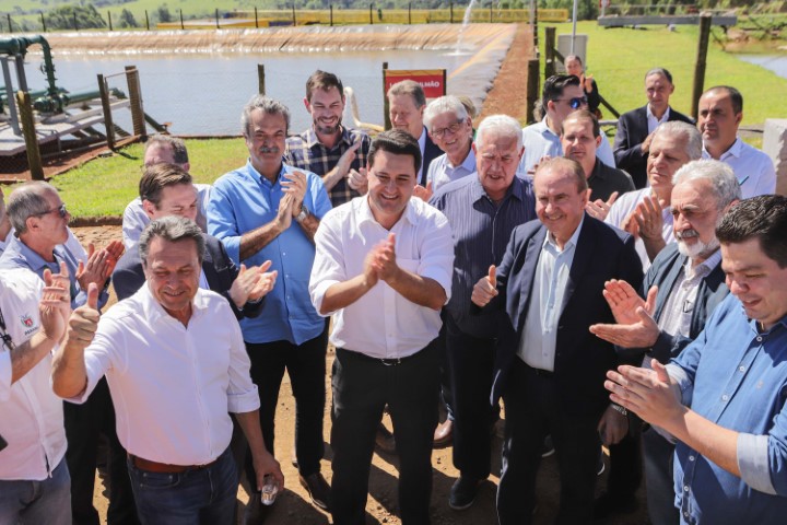 PRODUÇÃO COM SUSTENTABILIDADE:  Governador conhece novo sistema de reuso de água da Lar