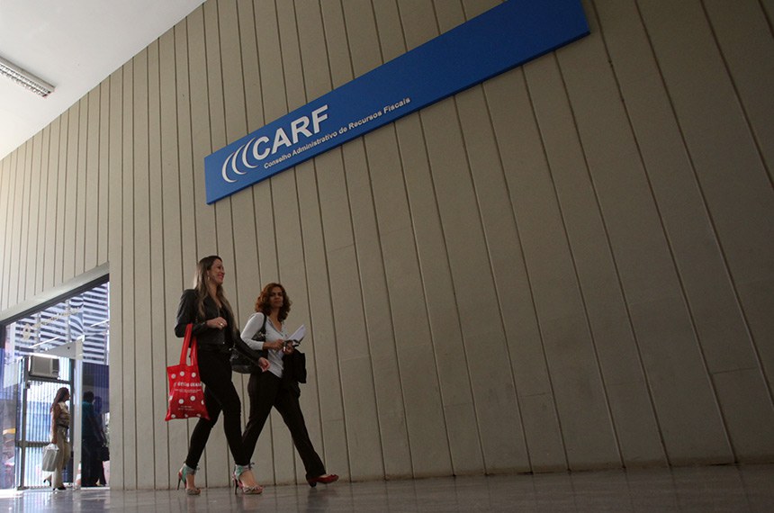 LEI 14.689/23: Voto de desempate no Carf é sancionado