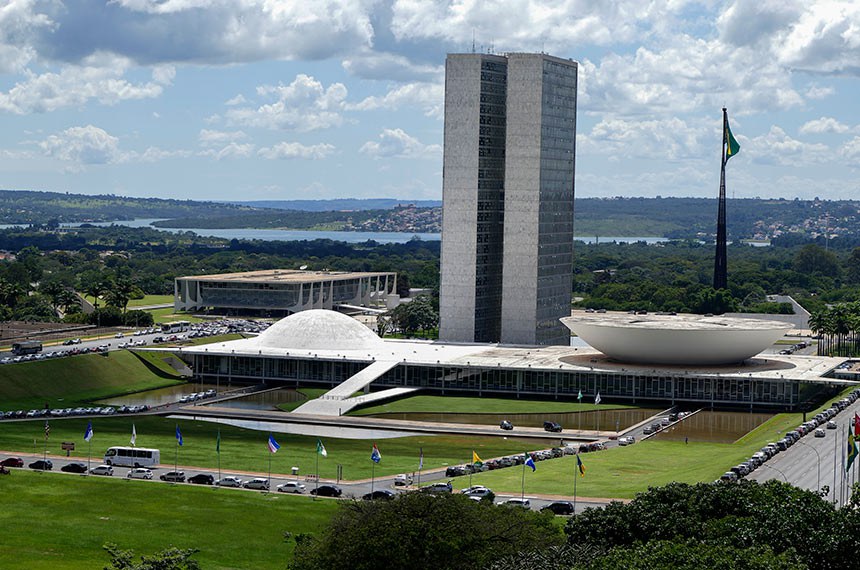 ORÇAMENTO 2024:  Consultorias sugerem cautela sobre perspectiva de crescimento