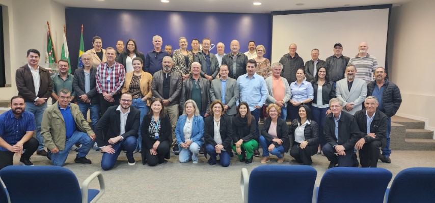 IMERSÃO: Visita do Sicredi Agroempresarial ao Sistema Ocepar fortalece laços cooperativos