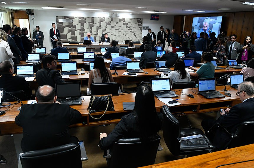 LEGISLAÇÃO: CAE adia para a próxima terça desoneração da folha de pagamento