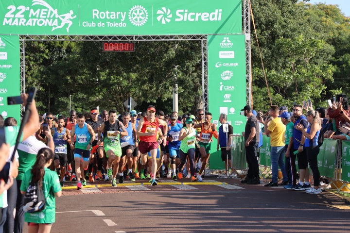 CRÉDITO: Sicredi Progresso PR/SP patrocina mais uma edição da Meia Maratona em Toledo