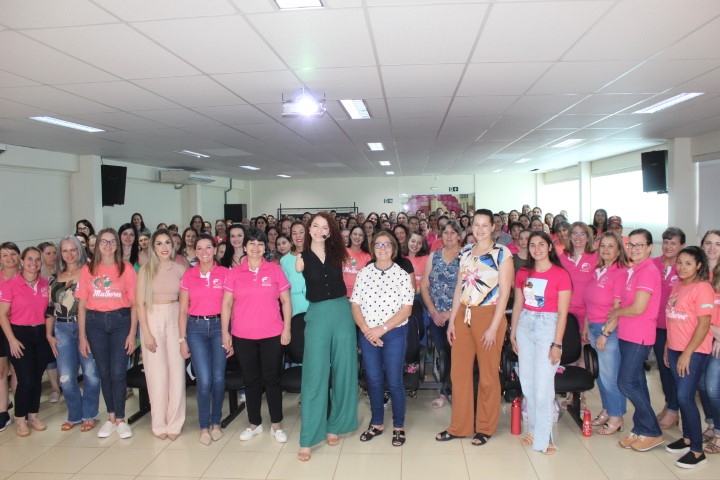 AGRO: Evento alusivo ao Outubro Rosa da Coprossel ressalta a força e a resiliência feminina