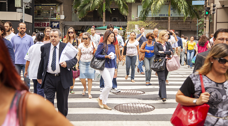 PNAD CONTÍNUA: Taxa de desocupação cai para 7,7% no terceiro trimestre e número de ocupados atinge recorde na série