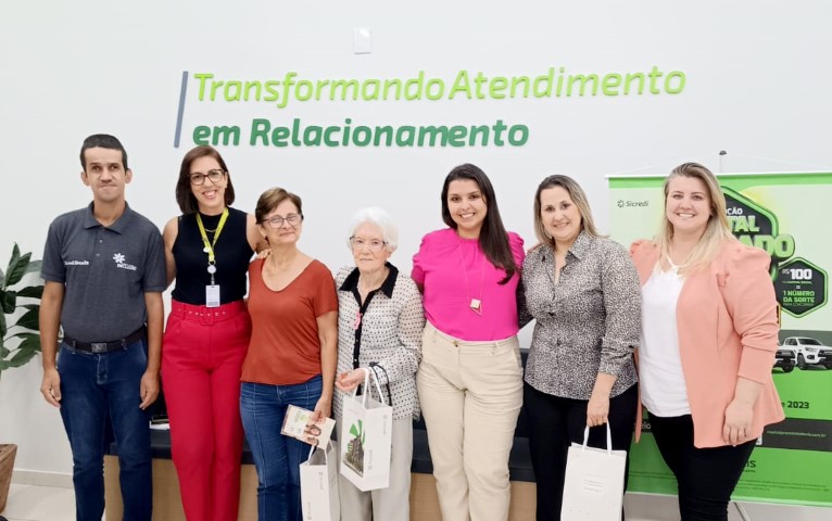 CRÉDITO: Sicredi Dexis comemora Outubro Rosa em Piracicaba