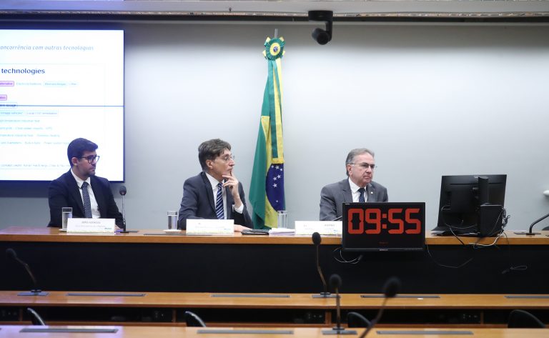 LEGISLATIVO: Comissão especial deverá votar nesta terça parecer sobre marco regulatório do hidrogênio verde