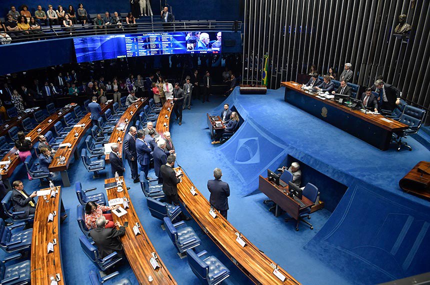 LEGISLATIVO: PEC da reforma tributária está pautada para quarta no Plenário
