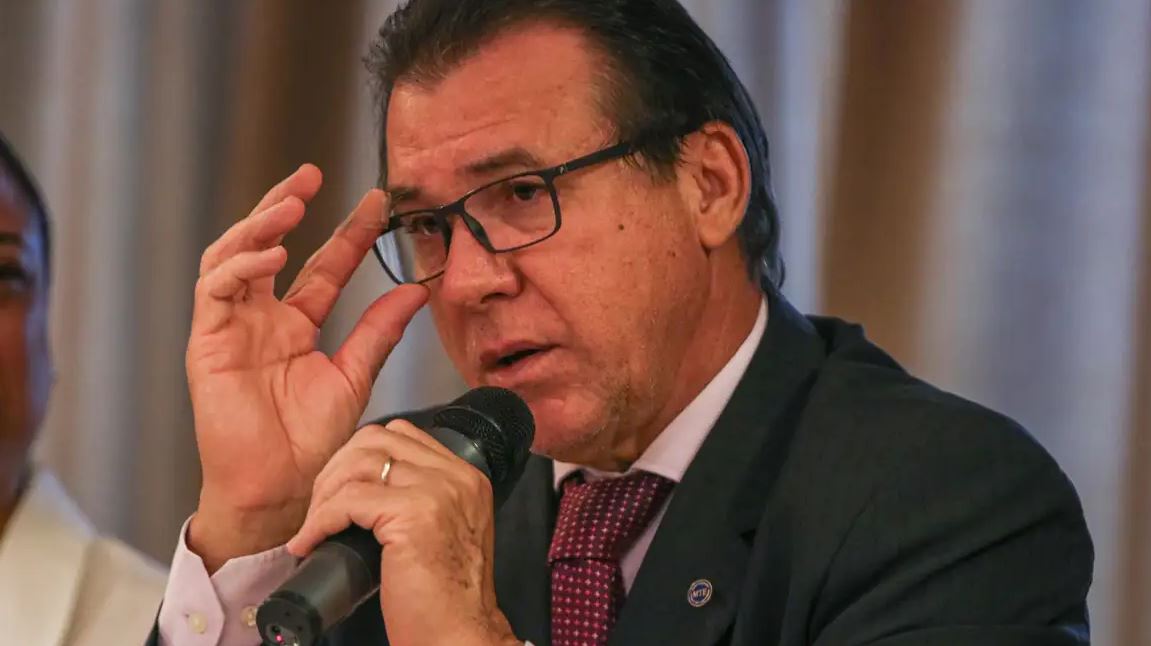 TRABALHO: Governo lança programa para qualificar 100 mil trabalhadores