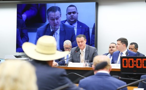 AUDIÊNCIA PÚBLICA: Ministro da Agricultura diz que negocia com equipe econômica mais R$ 500 mi para seguro rural