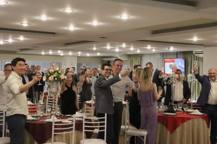 SAÚDE: Dental Uni promove jantar para celebrar a marca de 1 milhão de beneficiários