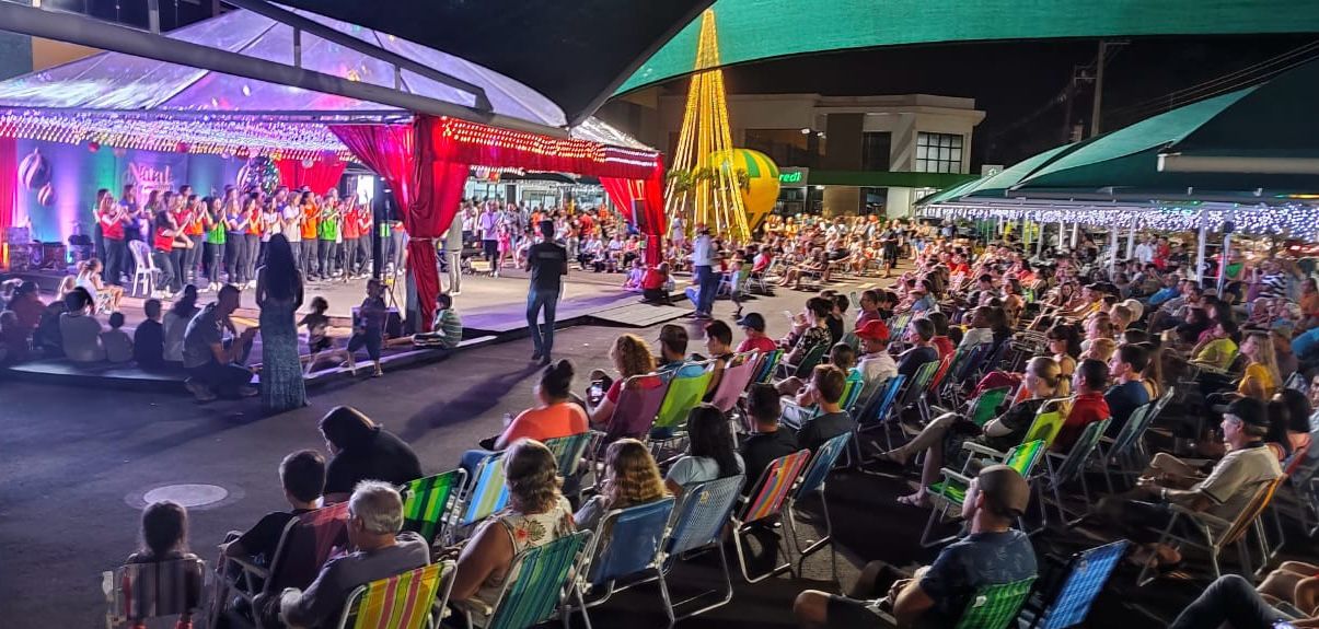 AGRO: Cerca de 600 pessoas prestigiam a primeira noite do Natal Copagril