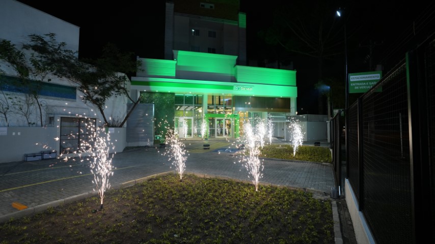 CRÉDITO: Sicredi inaugura agência no bairro Hugo Lange, em Curitiba (PR)