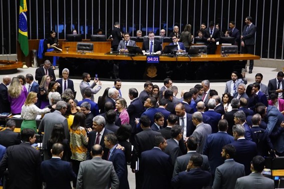 LEGISLATIVO: Congresso aprova Lei de Diretrizes Orçamentárias de 2024