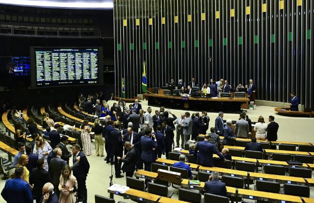 LEGISLATIVO: Após derrubadas de vetos, Congresso promulga marco temporal e desoneração da folha