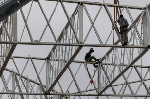 CAGED: Paraná gera 122 mil empregos em 2023 e tem melhor resultado da Região Sul