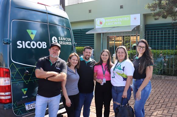 CRÉDITO: Colaboradores do Sicoob Credicapital se reúnem para doar sangue