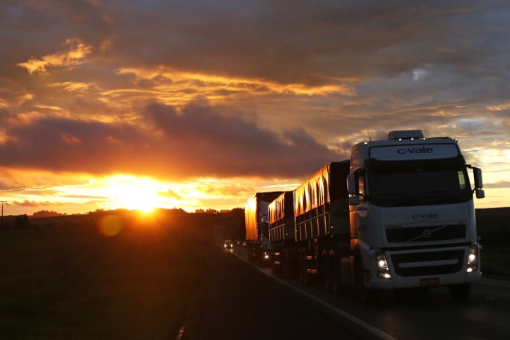 SETCEPAR: Economia do Paraná está mais forte e transporte de cargas planeja continuidade em 2024