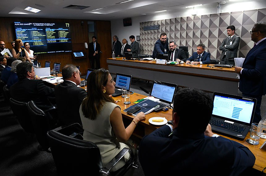 LEGISLATIVO: CRA avalia incentivo para fertilizantes e regras de licenciamento ambiental