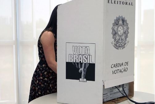 RELAÇÕES INSTITUCIONAIS: Informe desta semana destaca o tema “A polarização política e as eleições 2024”