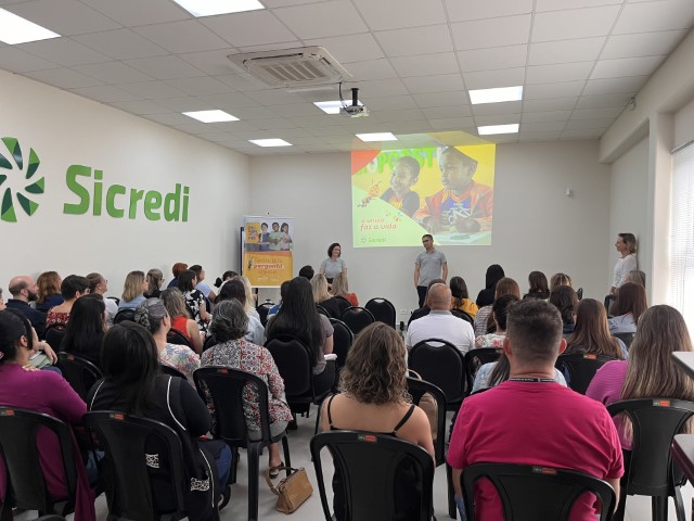 CRÉDITO: Reuniões do Sicredi mobilizam cerca de cem gestores escolares para apresentação do Programa A União Faz a Vida