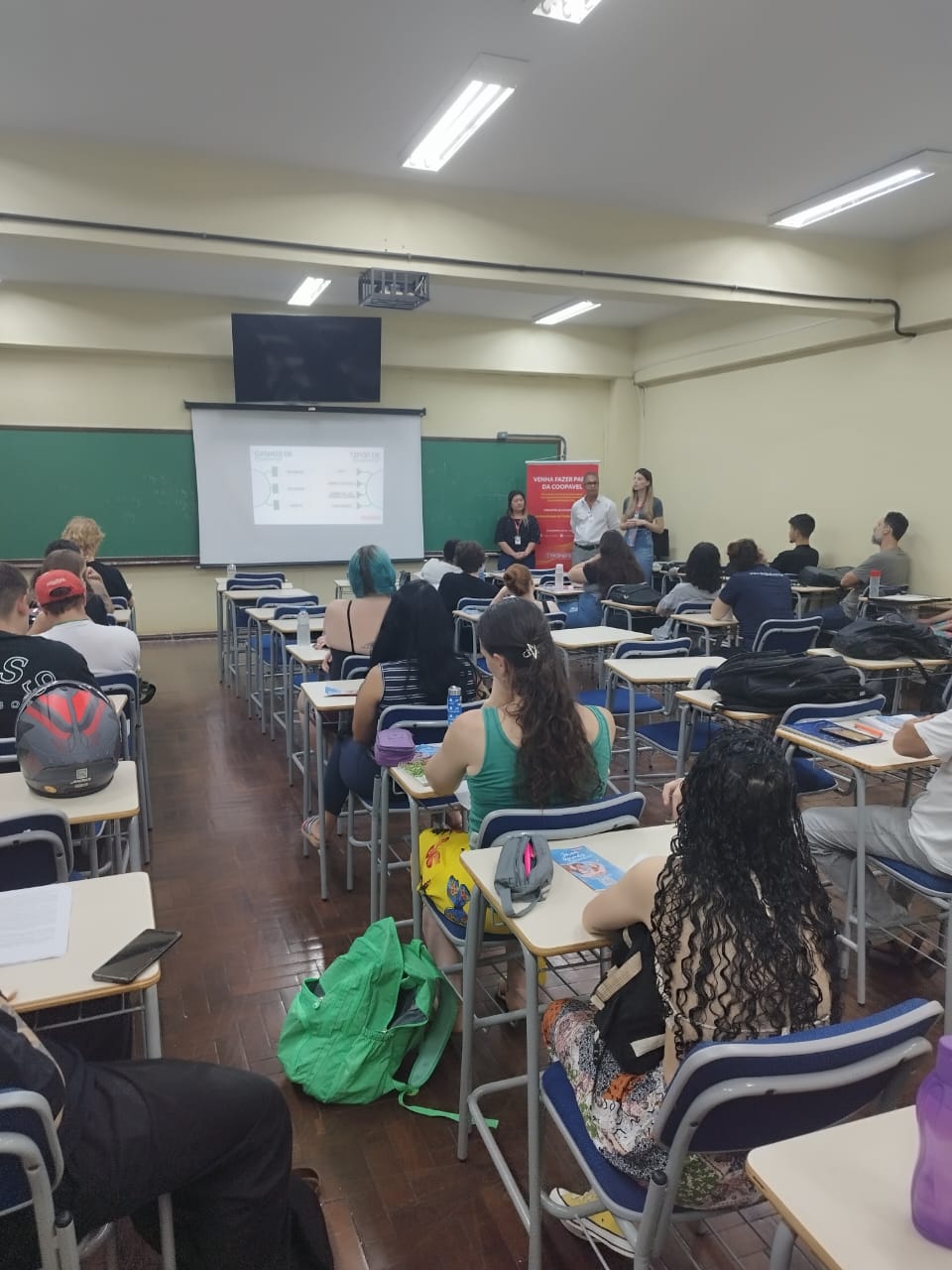 AGRO: Projeto dissemina oportunidades da Coopavel entre alunos e graduandos