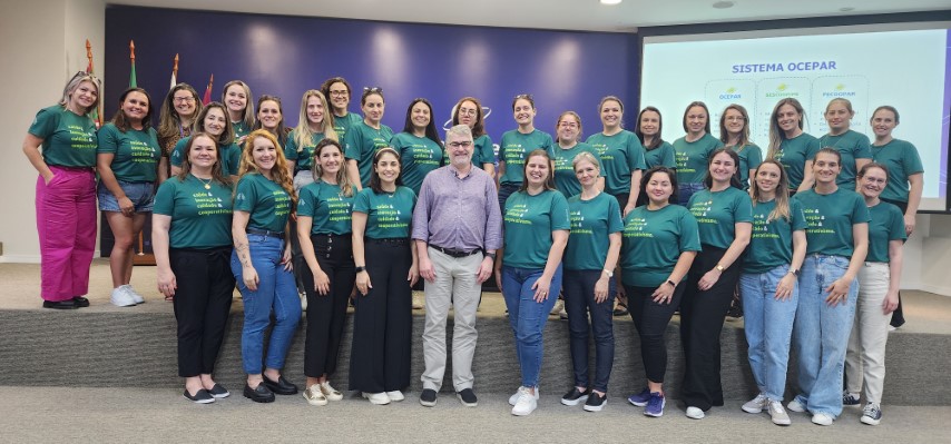 VISITA: Colaboradoras da Unimed Pato Branco conhecem a Casa do Cooperativismo Paranaense