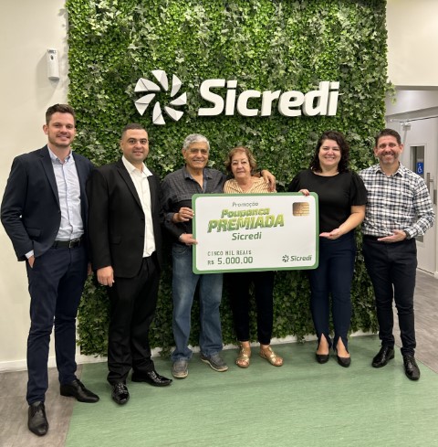 CRÉDITO: Sicredi Vale do Piquiri Abcd PR/SP entrega prêmio da Promoção Poupança Premiada a associado de São Caetano do Sul (SP)