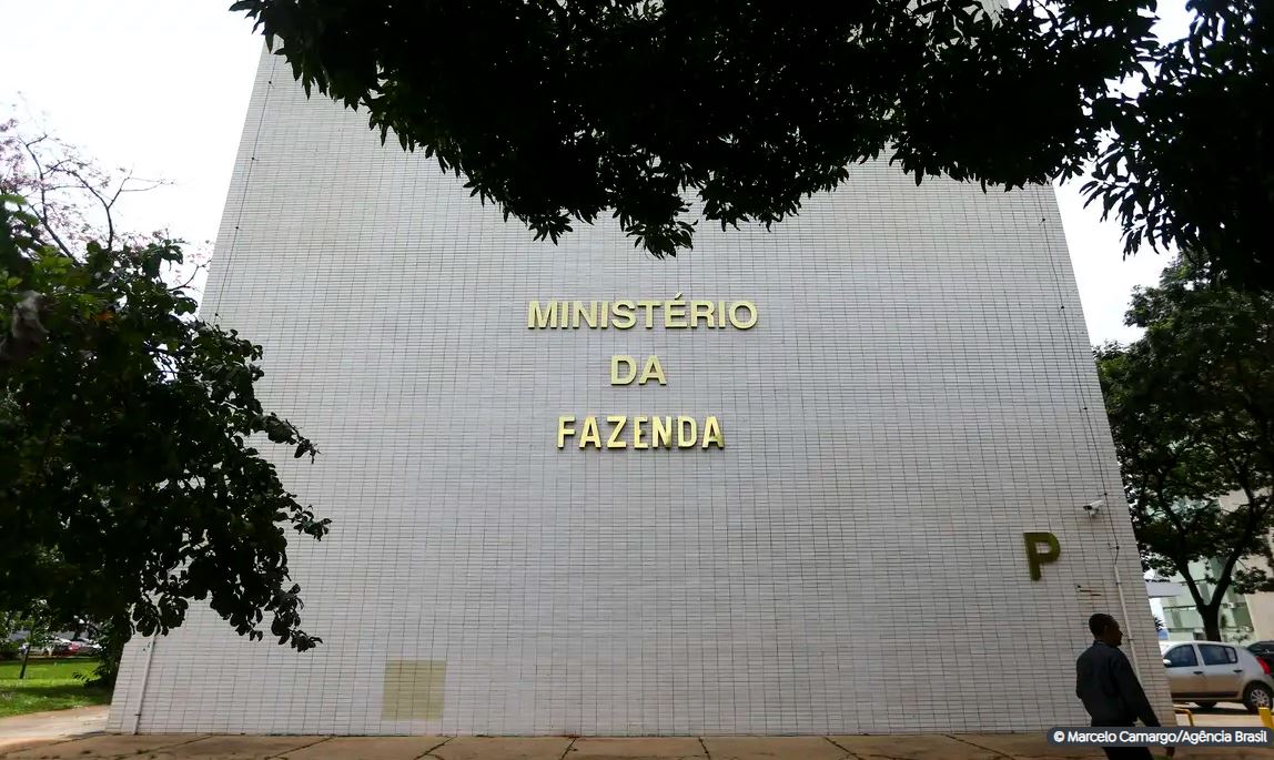 ECONOMIA: Projeto da LDO mantém meta de déficit zero para 2025