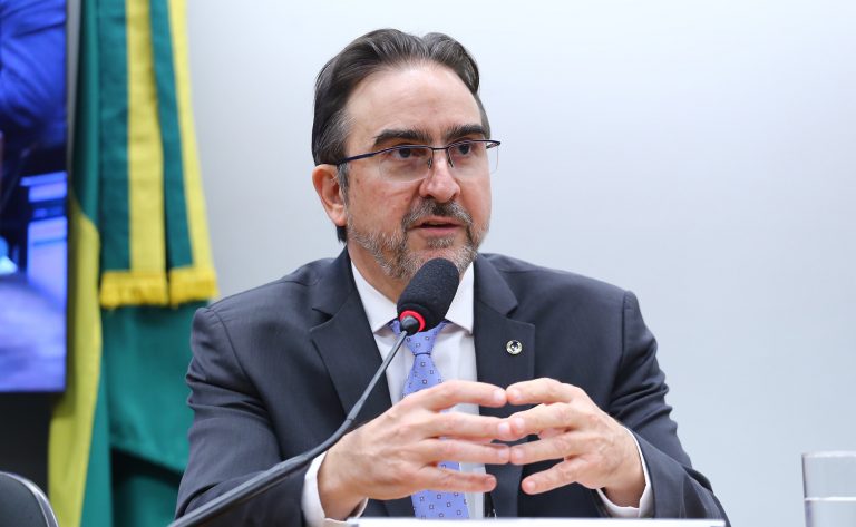 LEGISLATIVO: Comissão de Finanças discute regulamentação da reforma tributária